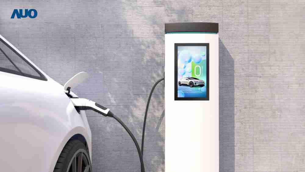 友達〝EVSE車用充電樁解決方案〞專為電動汽車充電樁設計，，具有高亮度、、、克服戶外艱難環境的耐溫、、、耐紫外線等特性，，並搭載散熱性及擴充性強的高效能工業電腦，，可實現人機互動訴求，，如資訊顯示、、、支付等應用